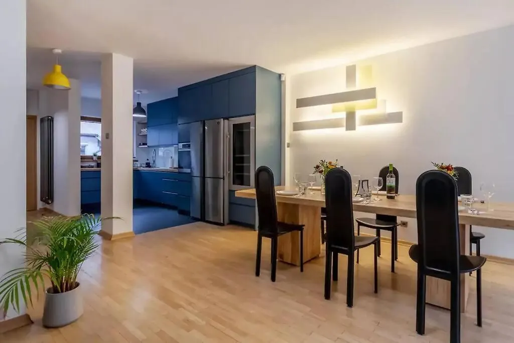 Apartment Cozy Villa With 6 Bedrooms Warschau