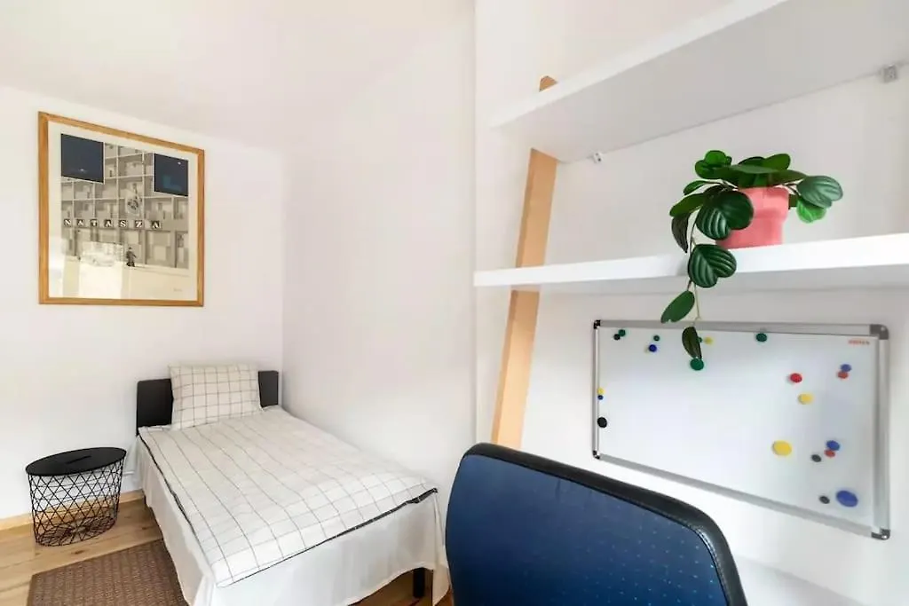 Cozy Villa With 6 Bedrooms Warschau Polen