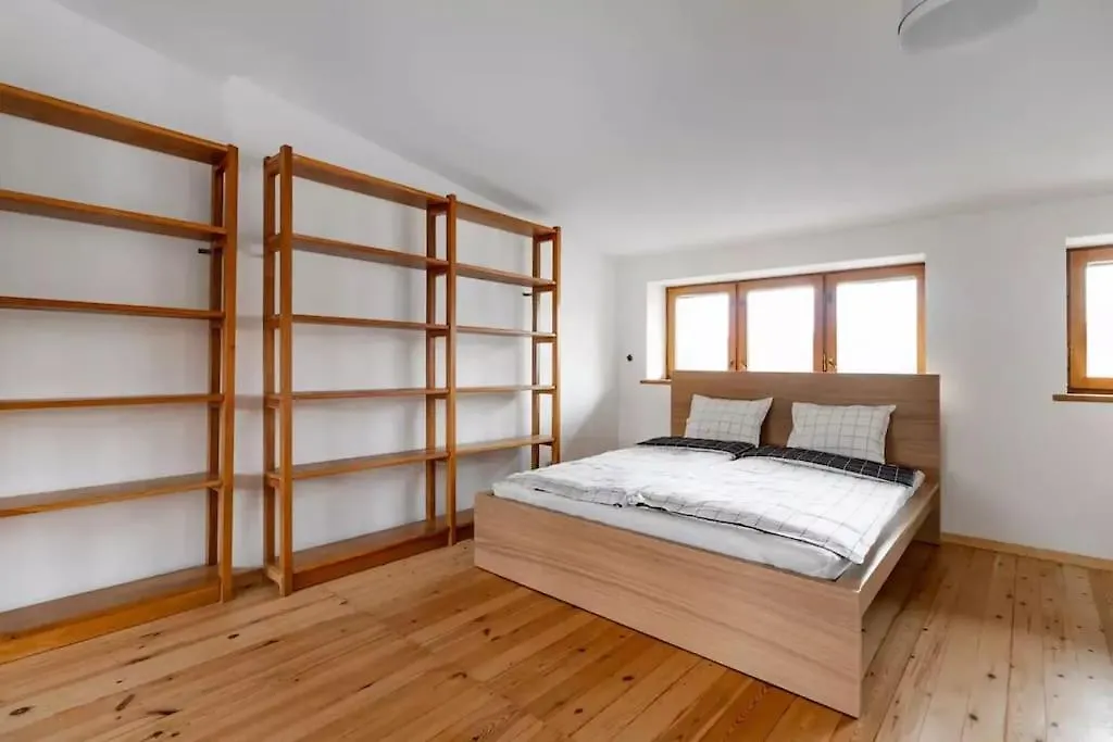 Cozy Villa With 6 Bedrooms Warschau 0*,