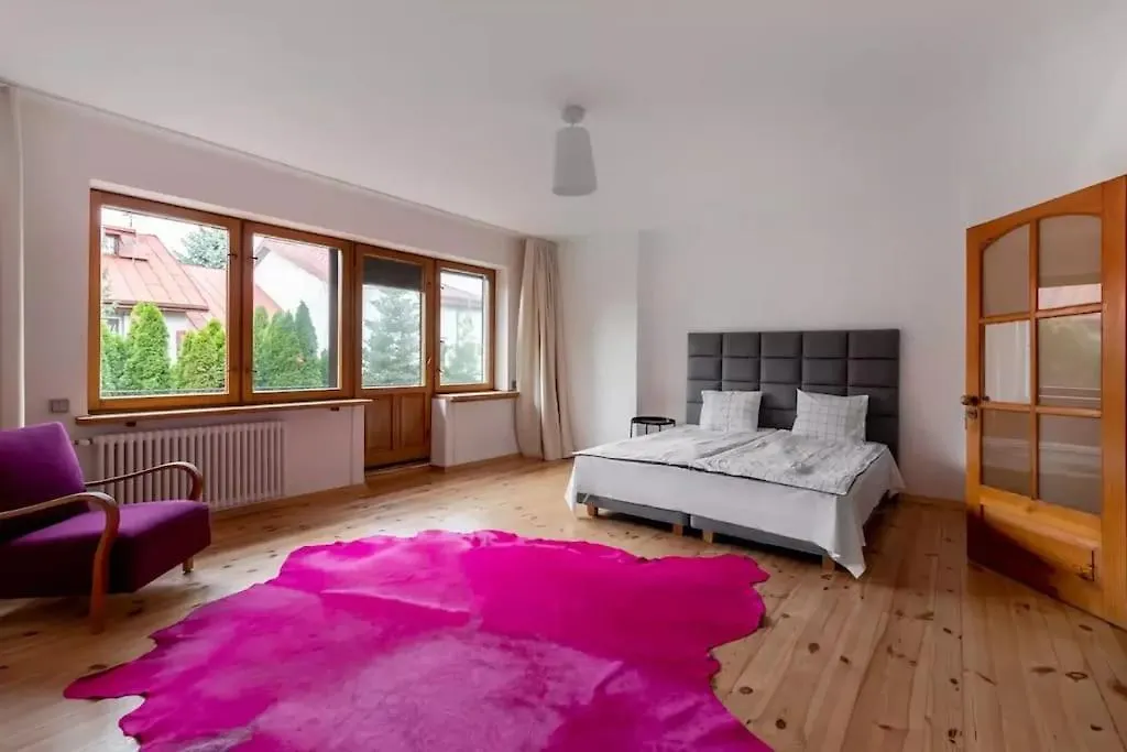Cozy Villa With 6 Bedrooms Warschau Apartment